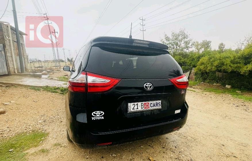 تويوتا سيينا